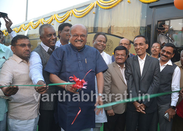 ಬೆಂಗಳೂರು: ಅತ್ಯಾಧುನಿಕ ಫ್ಲೈಬಸ್ ಸೇವೆಗೆ ಚಾಲನೆ